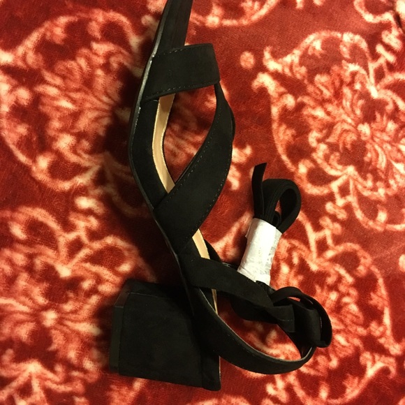 Fabric lace up heels - Picture 2 of 3